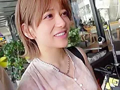 Preview supplied for 美形お姉さんがオッパイスリスリと顔面騎乗クンニのスロー痴女プレイ