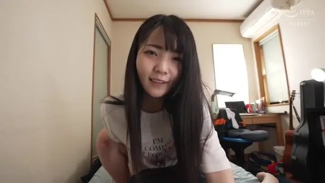 Preview supplied for キュートな清純派美女がディープスロート音を響かせて健気にフェラ