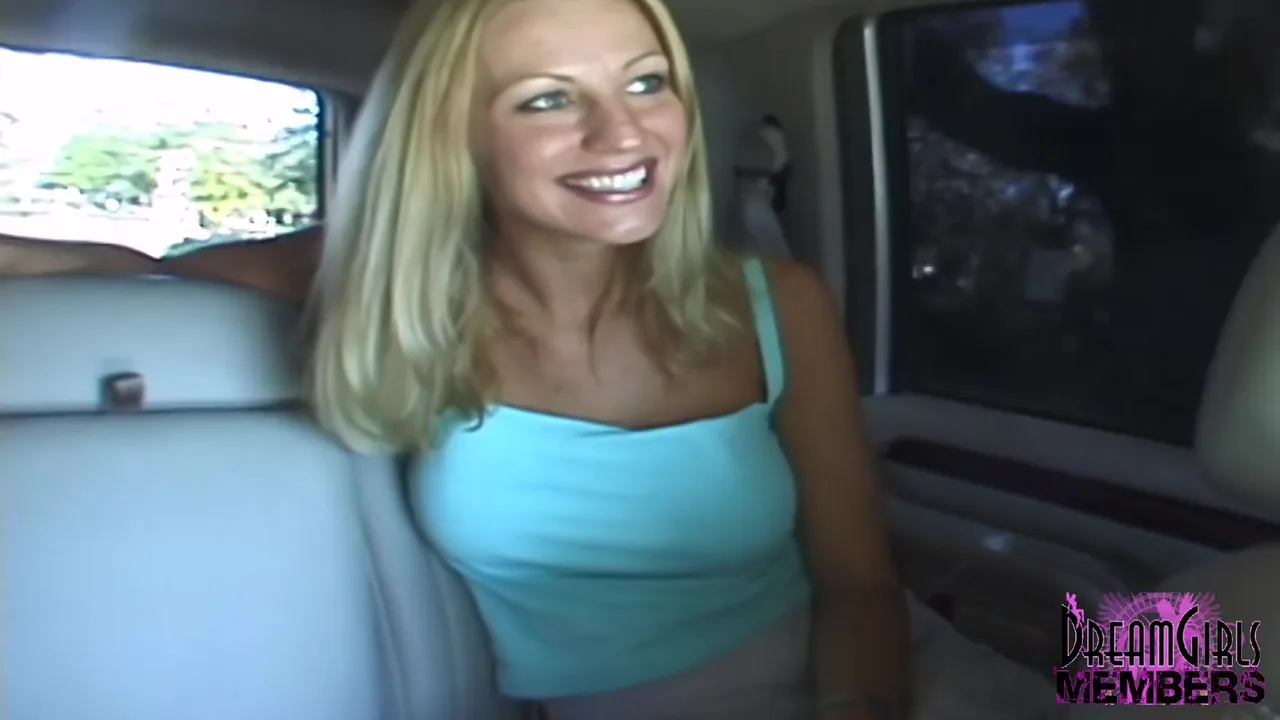 Preview supplied for Blonde Smokeshow Flashes Tampa