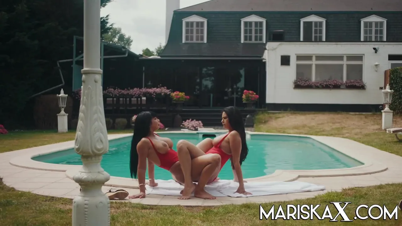 Preview supplied for Mariska Fucking Poolside - Valentina Ricci And Mariska X