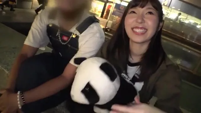 Preview supplied for 黒髪巨乳美女が彼氏の目の前でディープキスの寝取られハメ撮りエッチ