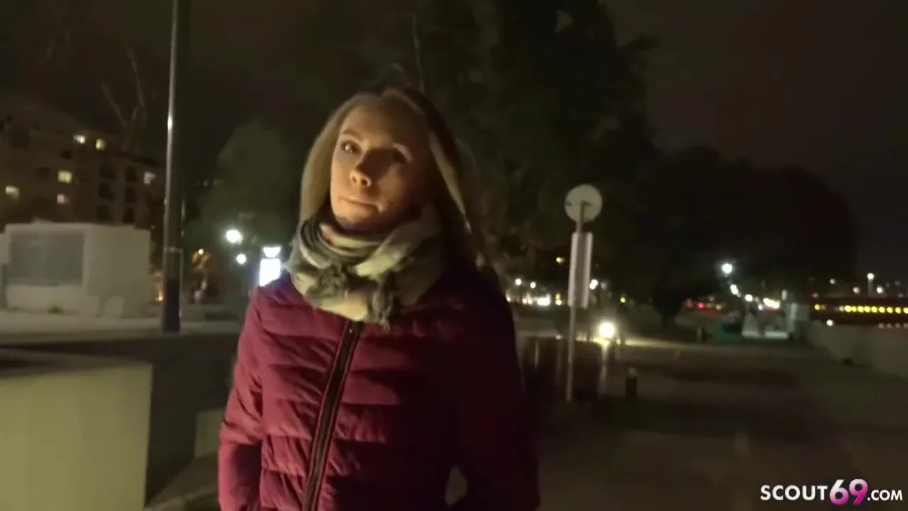 Preview supplied for Tiefer Anal Fick Fuer Veronica Bei Strassen Casting