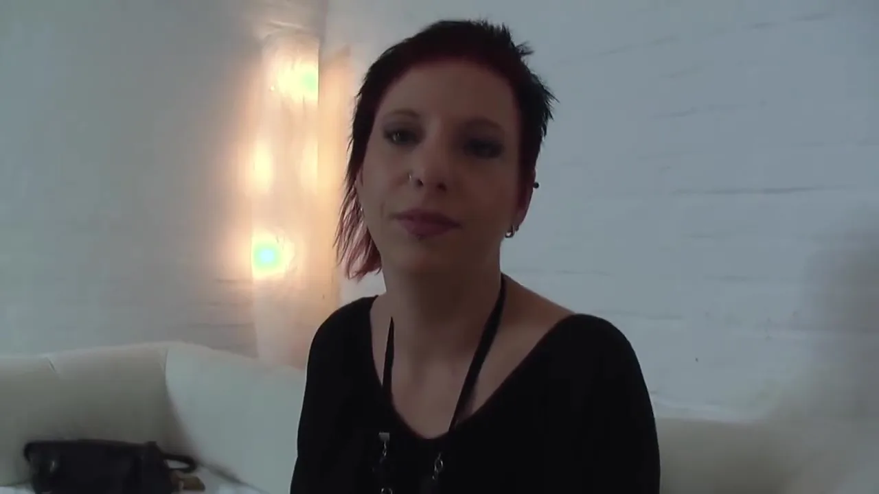 Preview supplied for Milf Kim Und Der Riesen Dildo In Der Fotze