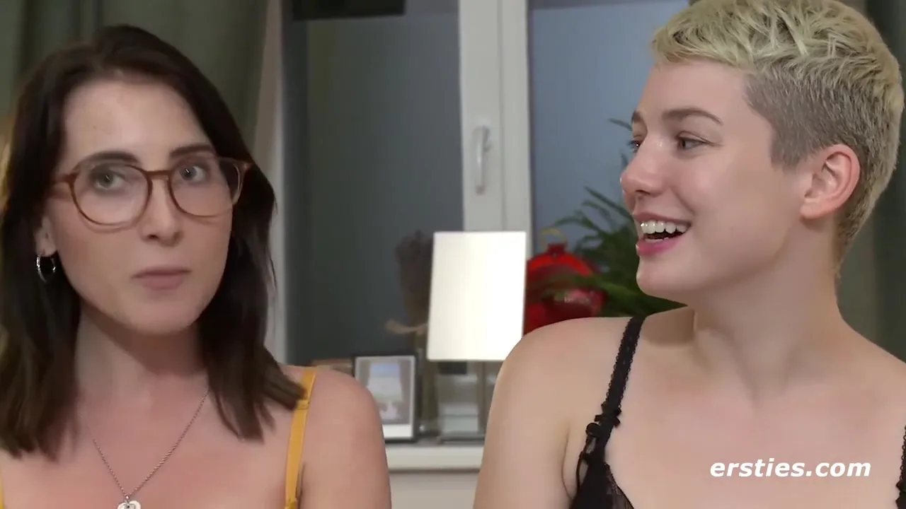 Preview supplied for Lia Und Birgit Entdecken Analplugs Miteinander