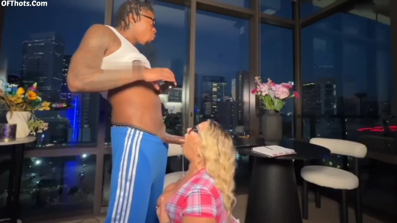 Preview supplied for Phat Ass White Girl Vs Bbc