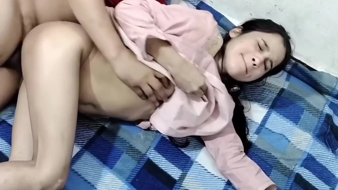 Preview supplied for Muslim Girlfriend Ko Bathroom Me Pakad Ke Pel Diya