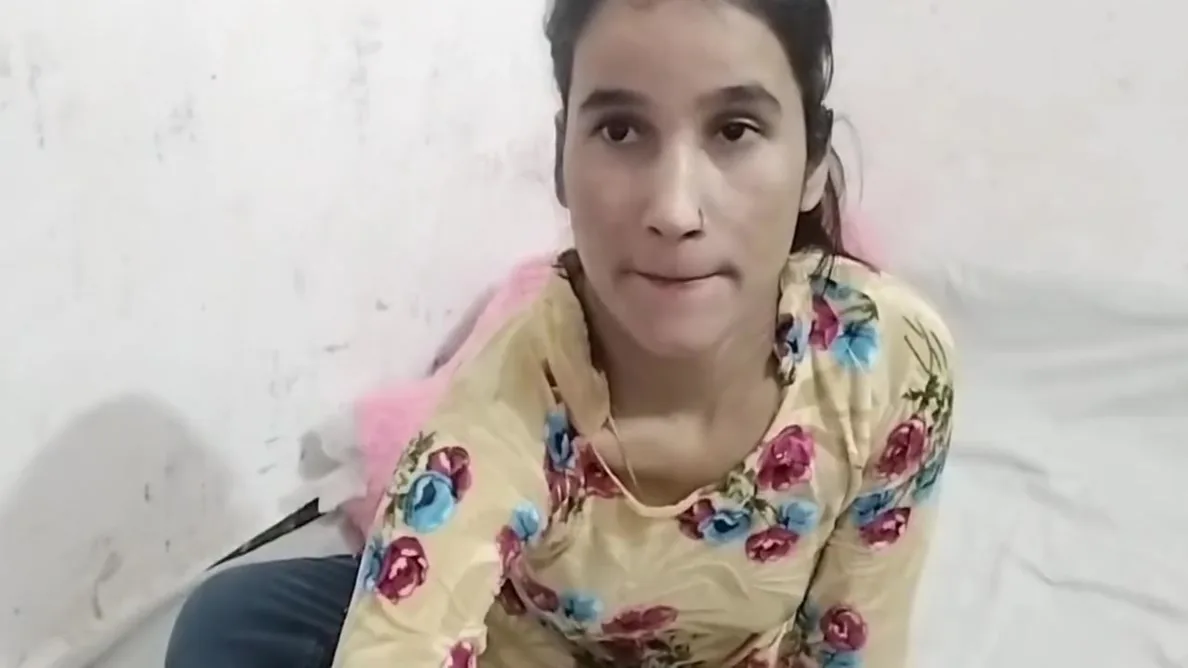 Preview supplied for Big Stepbrother Ne Muze Room Me Band Kar Ke Choda