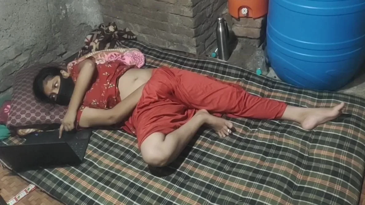Preview supplied for Desi Village Girl Masterbating Very Hardly With Watching Video