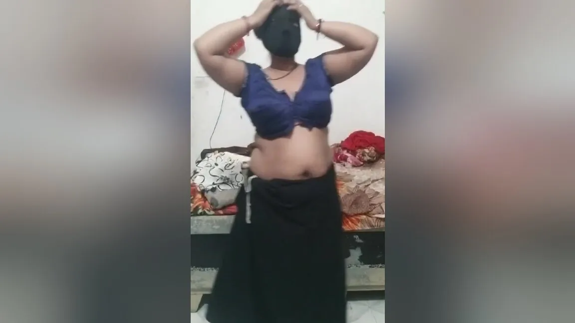 Preview supplied for Desi Comeshow Lives Hot Video