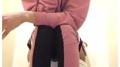 Preview supplied for Ghetto light bitch with thick pussy on toilet