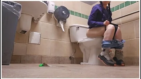 Preview supplied for Nerdy Faery Watersports Piss Compilation