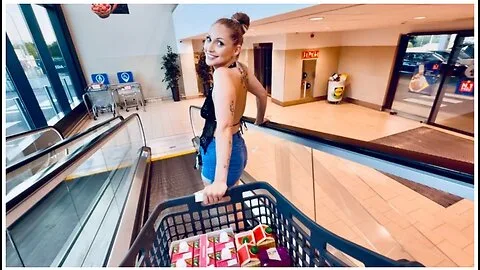Preview supplied for Public Blowjob In The Supermarket