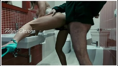 Preview supplied for True Roommate Voyeur Caught Jerking Off Dialogues In Italian