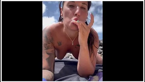 Preview supplied for Playing With My Holes On The Beach, I Hope Nobody Discover Me
