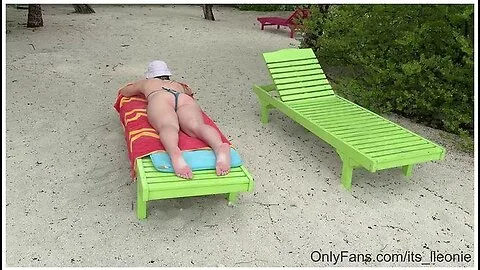 Preview supplied for Hot Blonde Babe With Big Ass Fucks With A Stranger!