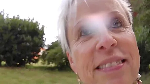 Preview supplied for Blonde Milf Im Whirpool Mit Dildo