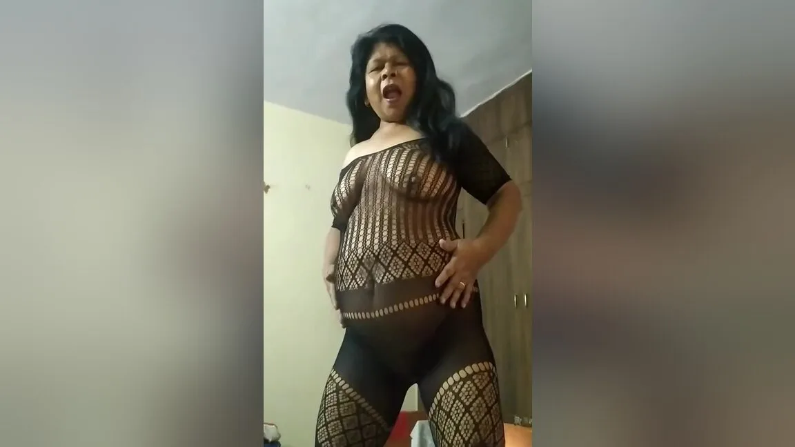 Preview supplied for Choli Ke Kya Hai