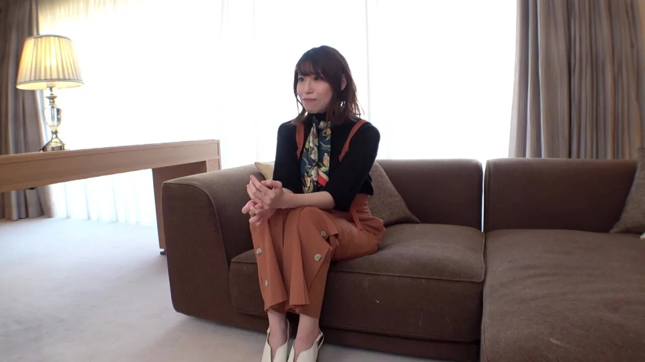 Preview supplied for SIRO-4746　【初撮り】【美白美尻】【淫靡に蕩ける瞳】既婚の身でありながらセフレに言われて応募して来てしまった変態人妻。『また逝っちゃうぅッ！！』激しく突き刺さる不貞ち○ぽに脚をガクガクと震わせて..