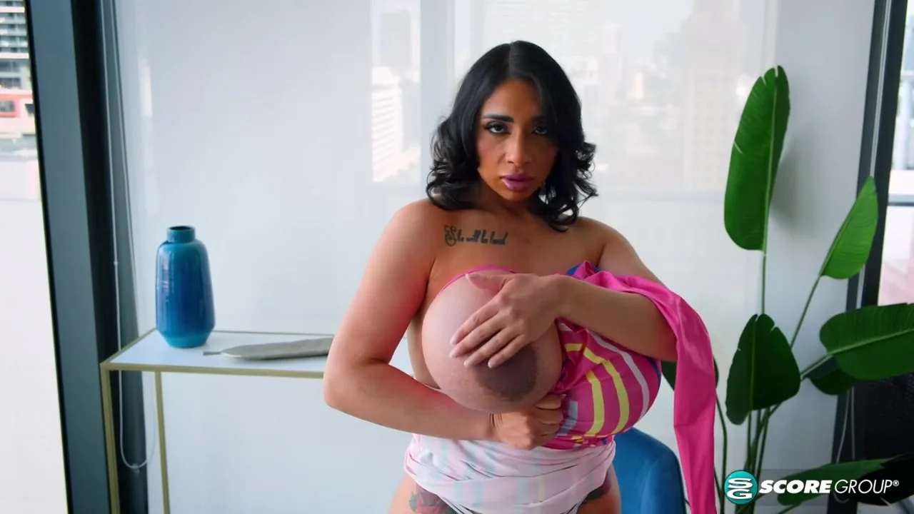 Preview supplied for Mariza Rabbit: Tits & Ass Super-cleavage - Mariza Rabbit - Scoreland