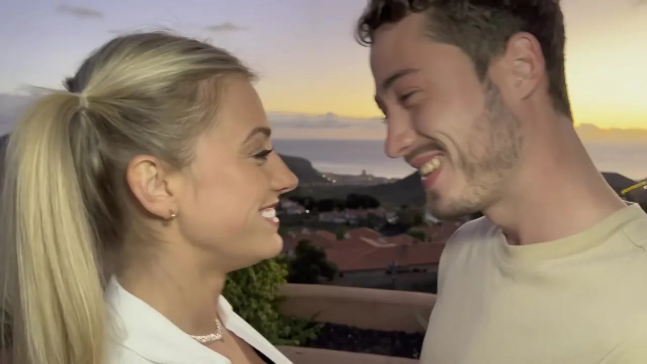 Preview supplied for Alice cracks with excitement - Jacquie et Michel TV