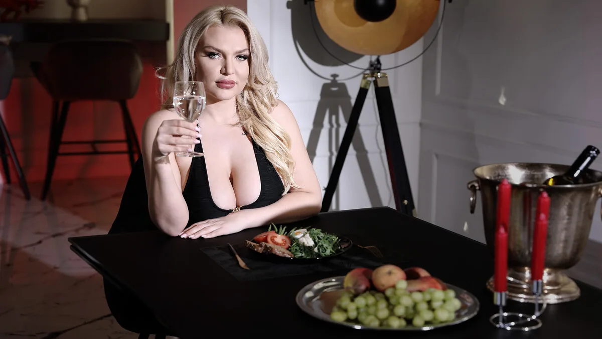 Preview supplied for Miss Jackson VR Porn: Revenge For Dessert - DarkRoomVR