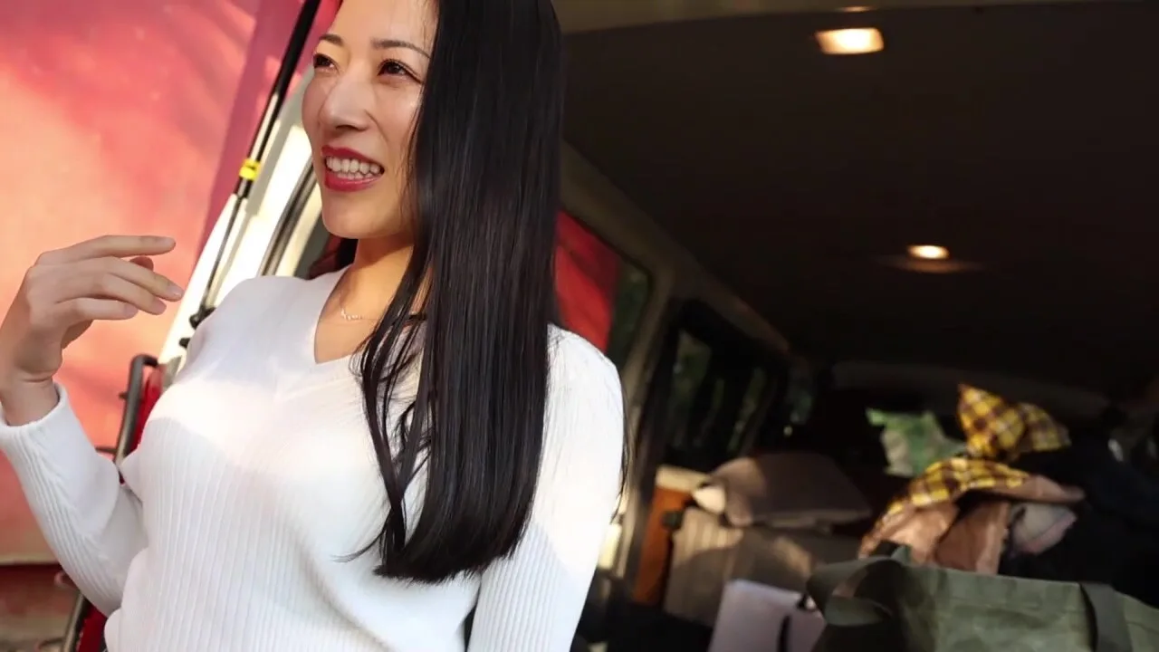 Preview supplied for 336KNB-307　【人妻と外でヤッたらどうなる？】艶美な雰囲気のな美乳奥様とお外でハメ撮り。SEXがとってもお好きなようで、ま●この締まりがエグい美人奥様。