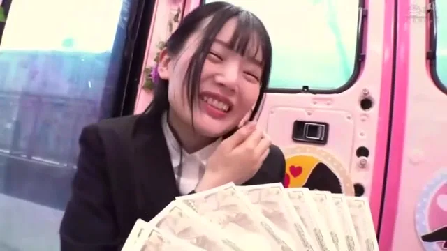 Preview supplied for 08041,A woman who screams in agony