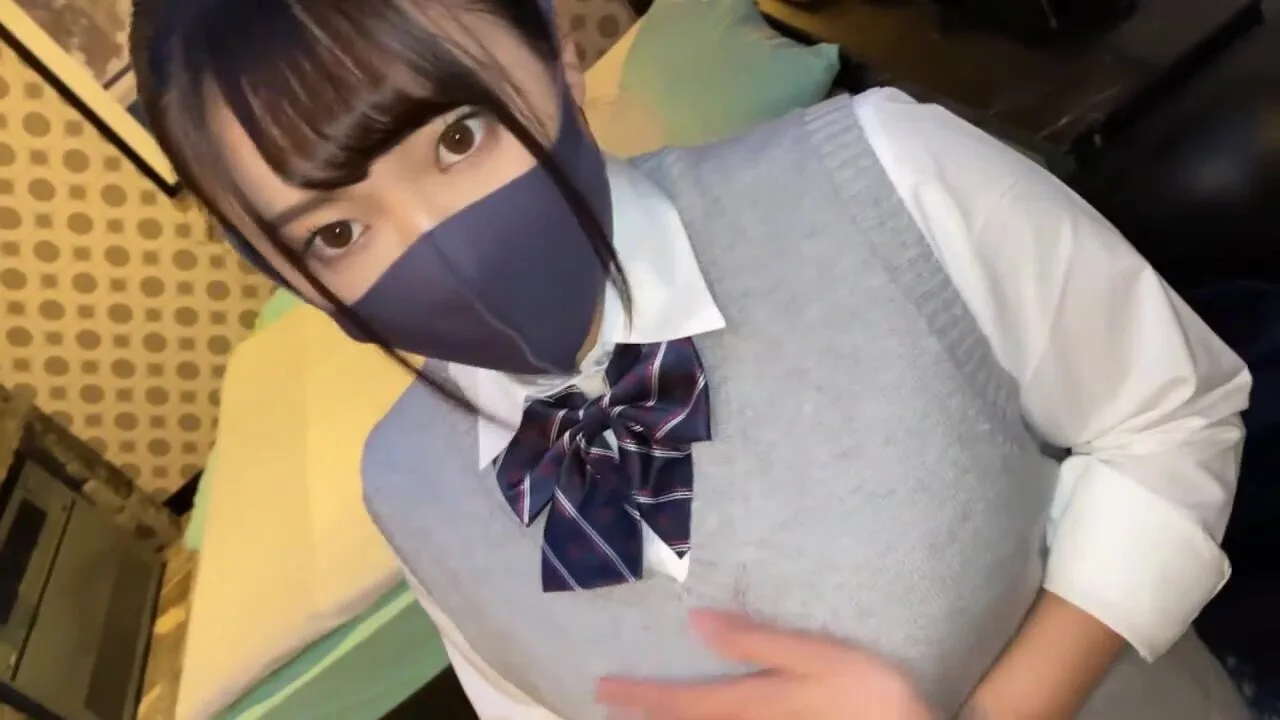 Preview supplied for 383reiw-086　爆乳の深すぎ谷間を見て理性崩壊
