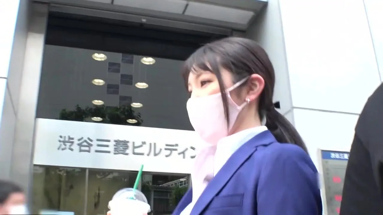 Preview supplied for 200gana-2518　ブラウスの隙間に手を伸ばしていく…